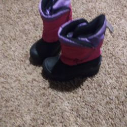 Snow Boots For Sale Size 6. 20.00
