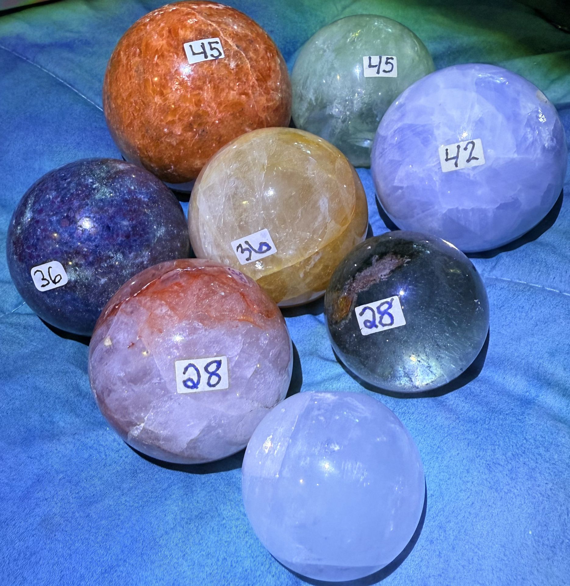 Rock/crystal/granet Spheres
