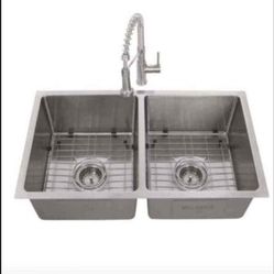 Glacier Bay All-in-One Tight Radius Undermount 18G Stainless Steel 31 in. 50/50 Double Bowl Kitchen