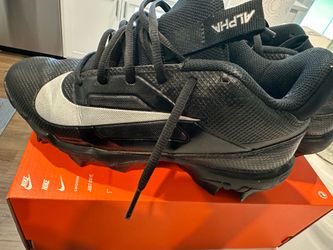 NIKE FOOTBALL CLEATS