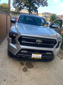 Toyota Tacoma hood