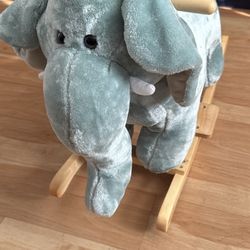 Rocking Elephant / Elefante Que Se Mese 