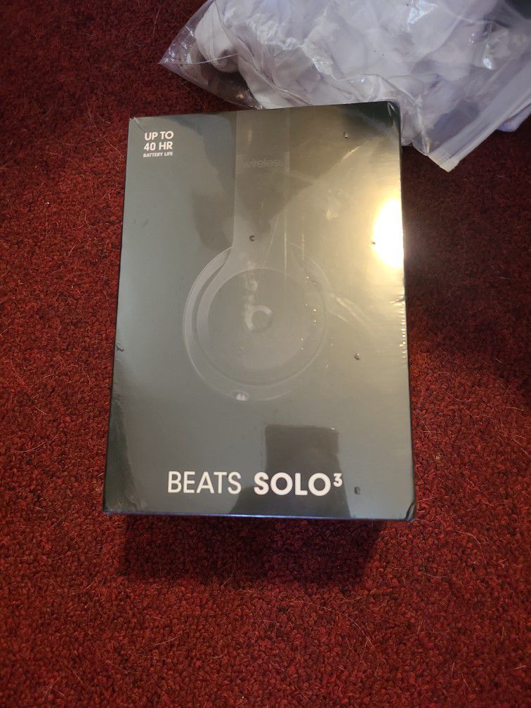 Brand New Beats Solo 3 Headphones 