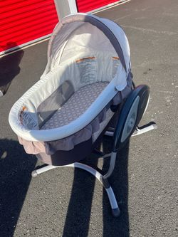 Graco DuoGlider Gliding Swing & Bassinet