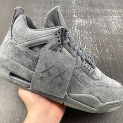 JORDAN 4 RETRO KAWS 