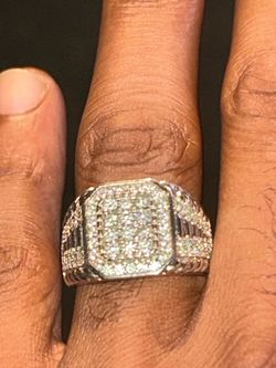 Men's size 10 925 Silver  Moissanite Statement Ring