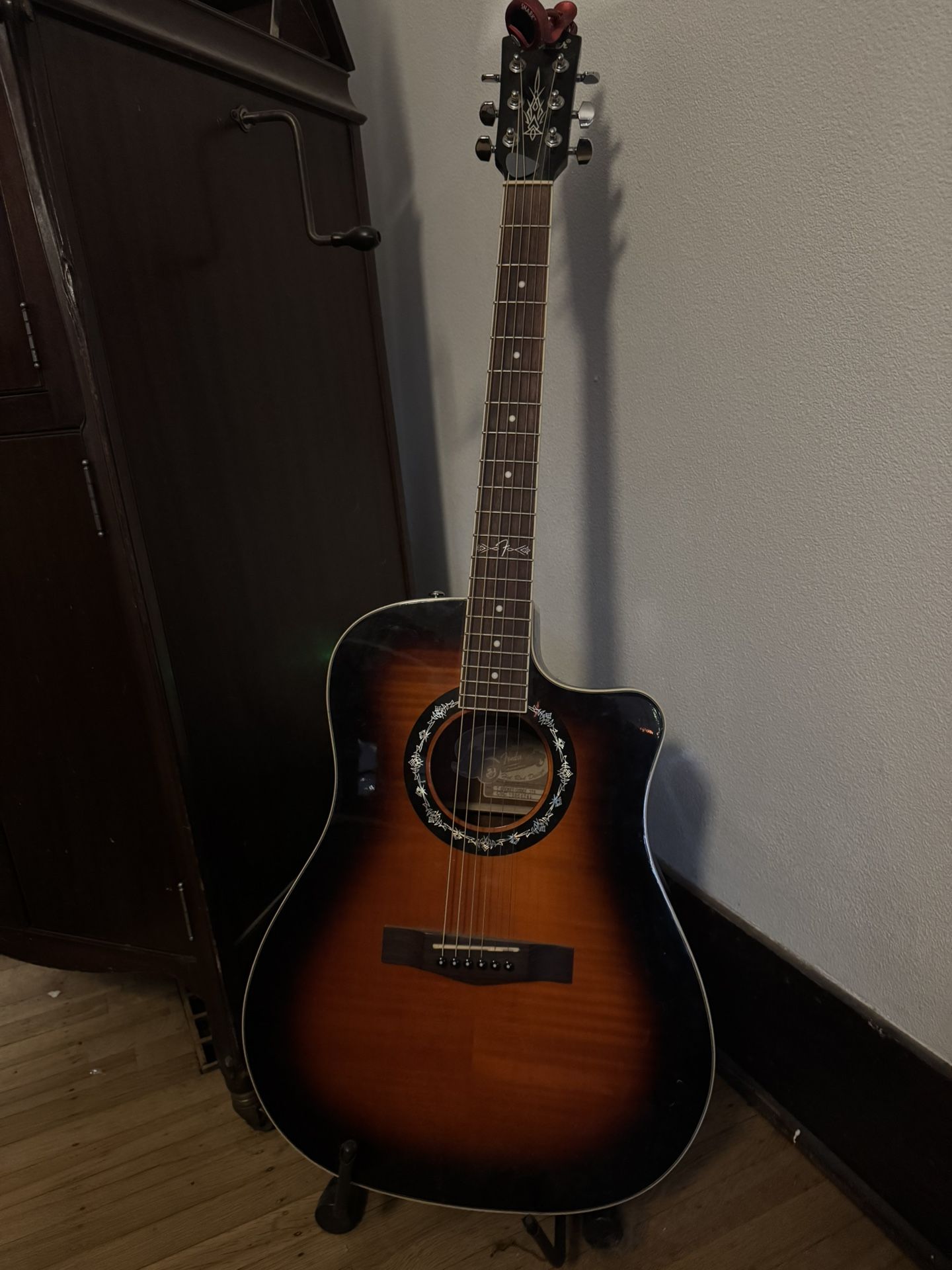 Fender Acoustic/Electric Guitar
