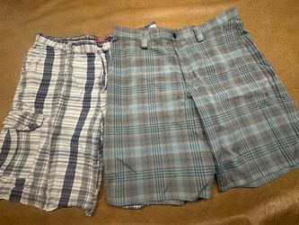 Izod shorts size 34