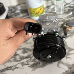 New Vehicle Fitment - The AC compressor compatible with 2006-2006 Peterbilt 379, 2006-2007 Peterbilt