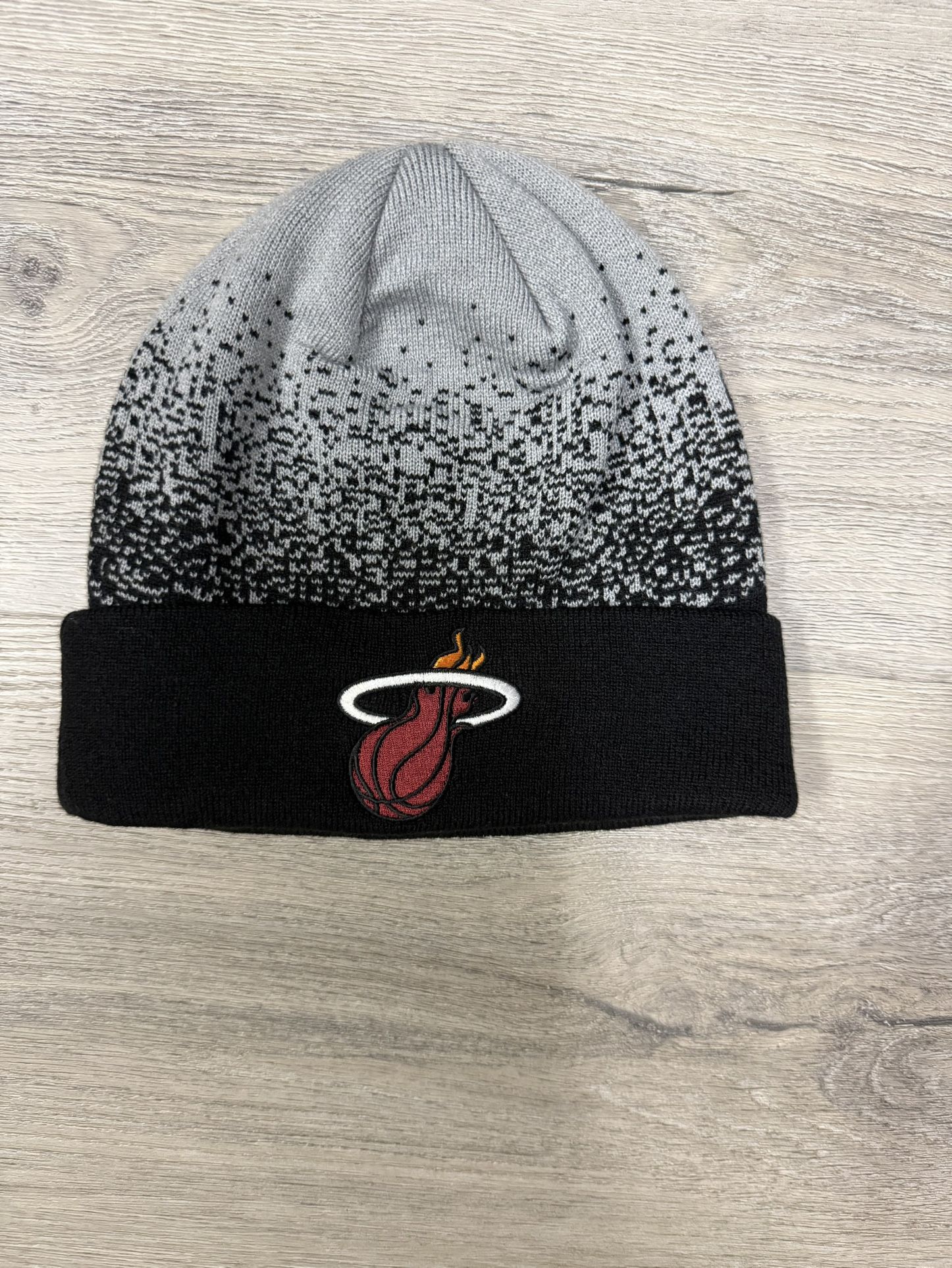 Mitchell & Ness Miami Heat Beanie 
