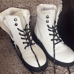 Girls boots size 3 kids