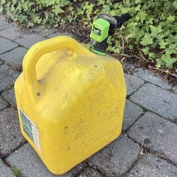 5 gallon plates diesel can