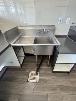Sinks commercial