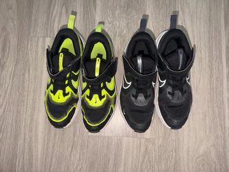 Boys Nike Shoes Size 2.5Y