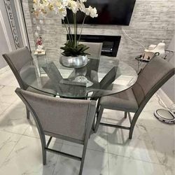 4-chair dining set