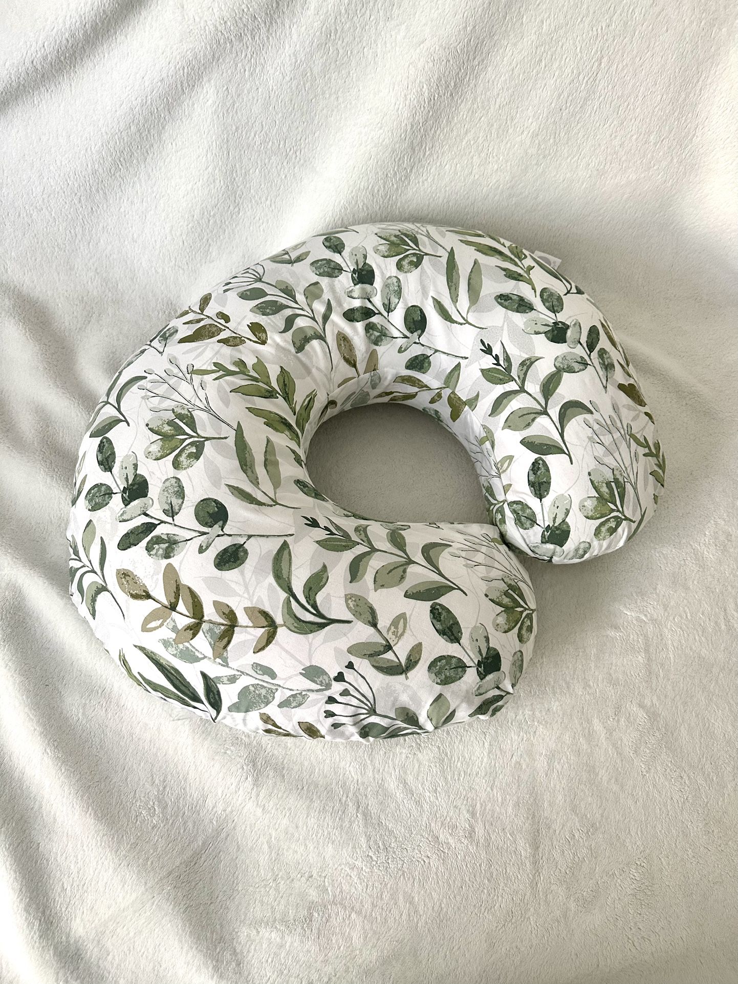 Baby items. Nursing pillow. Baby potty. Baby wipes warmer. Baby swimming float. SEE DESCRIPTION!!!