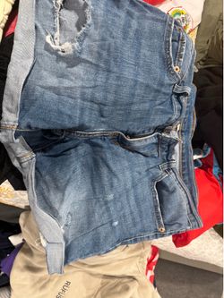 Vans Levi’s shorts