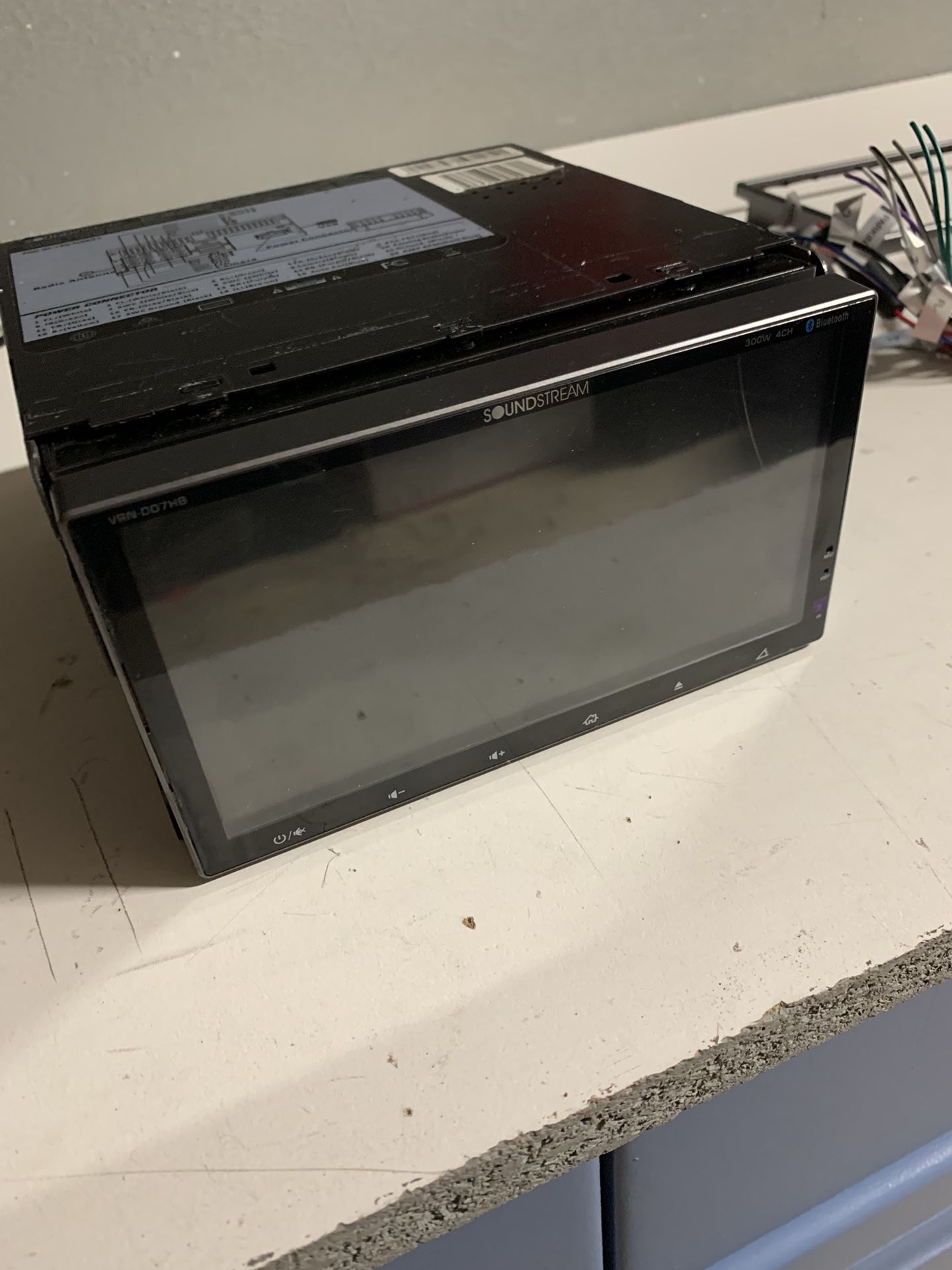 Soundstream VRN-DD7HB