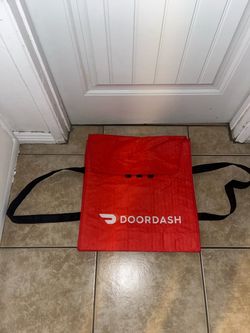 DoorDash Red Insulated Delivery Bag