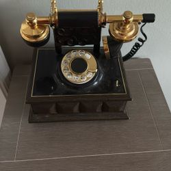 Vintage Deco -tel Rotary Phone 