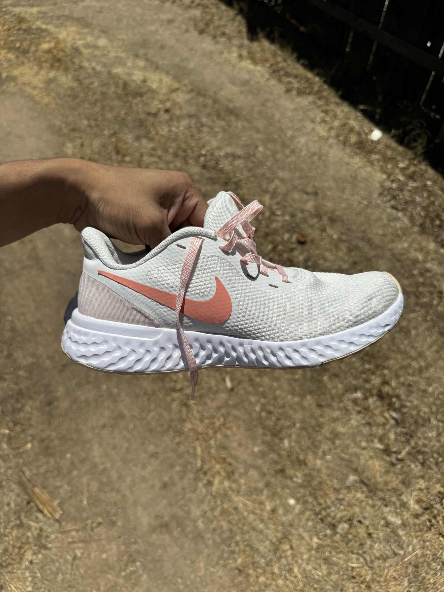 Nike Women Revolution 'White Orange Pearl' Size