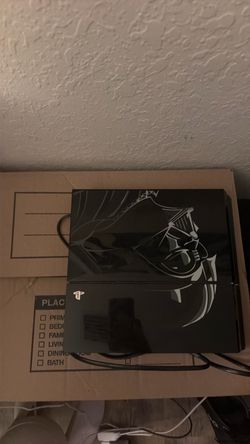 Sony PlayStation 4 Console Star Wars Battlefront Limited Edition Bundle