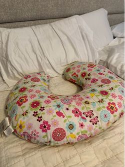 Nursing pillow