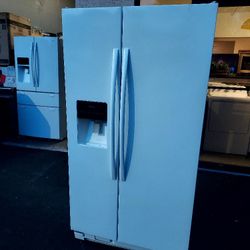 Like New Condition Slightly Used Amana Refrigerator