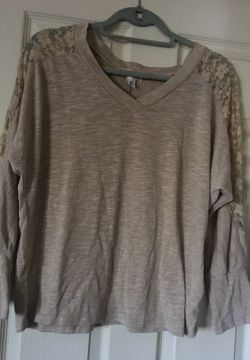 Women’s Long Sleeve Top