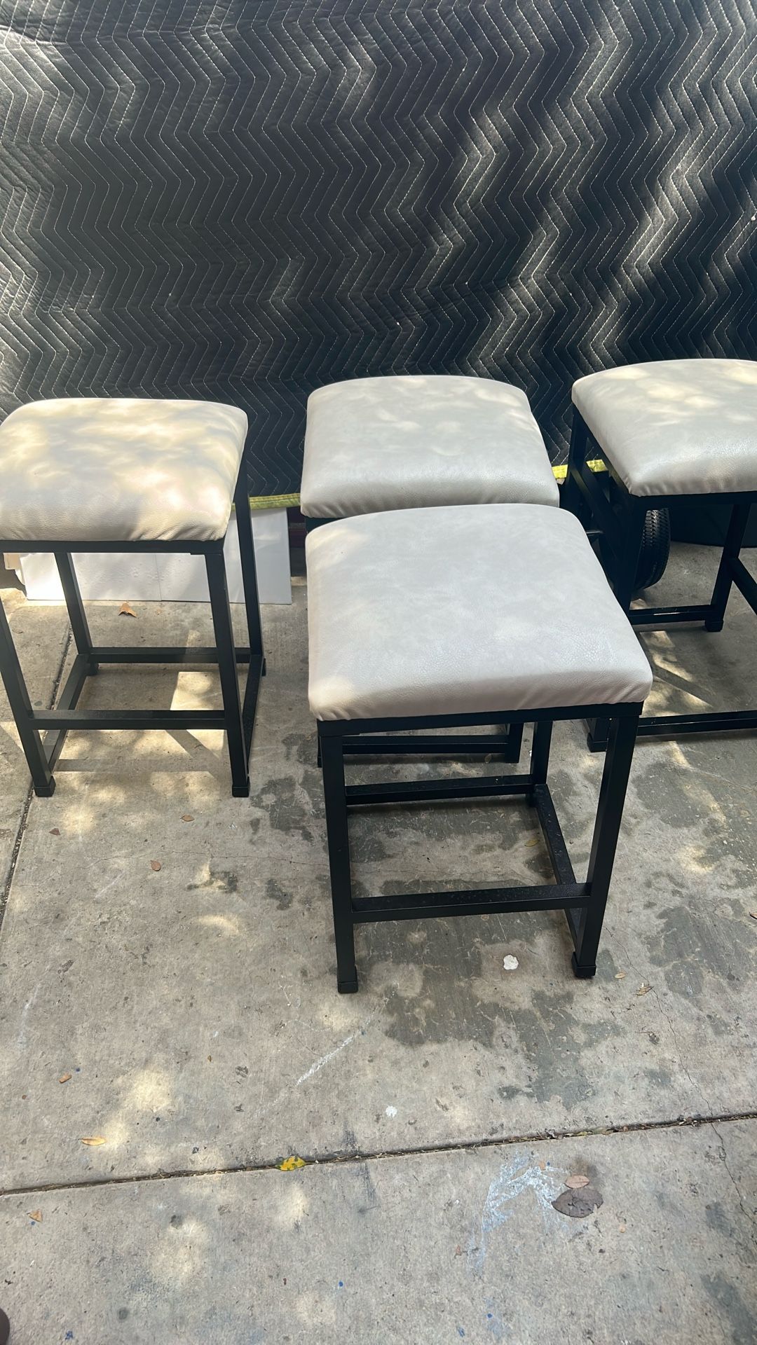 COUNTER STOOLS 🥳