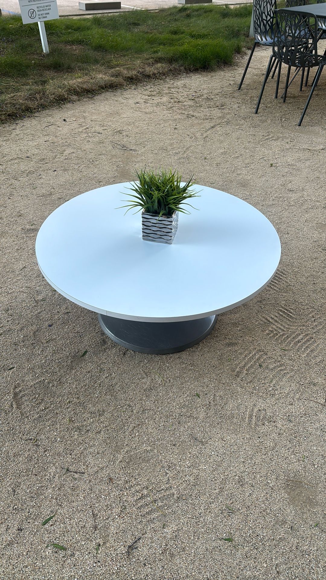 Like New Coffee Table