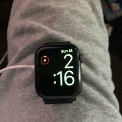 Apple Watch Series 4 , 44mm 