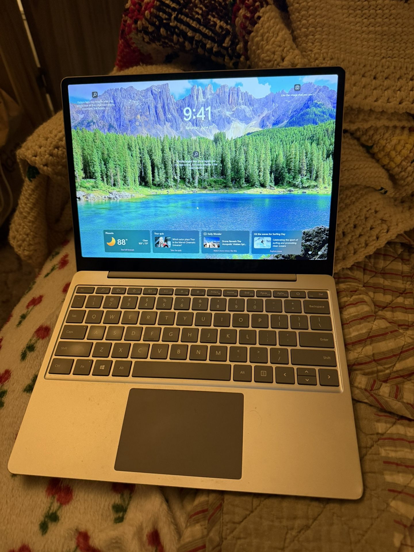 Microsoft surface laptop go