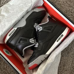 Jordan 4 Bred Reimagined Size 7Y / 8.5W