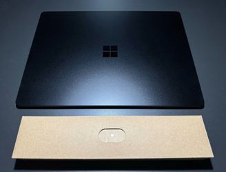 NEW Microsoft Surface Laptop 4 - 13.5" TouchScreen (16GB RAM, 256GB SSD, Intel Core i7 11th Gen)100% BATTERY HEALTH+MS OFFICE