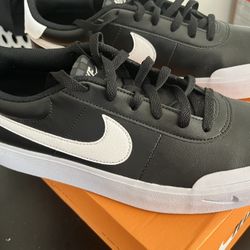 Nike Court shot Black N White 