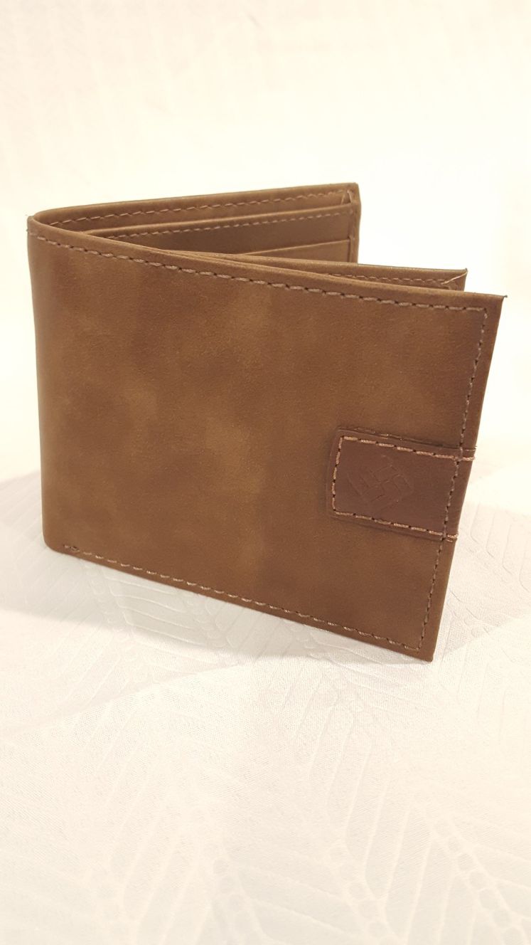 Columbia Men's Bifold Leather RFID Security color Tan wallet