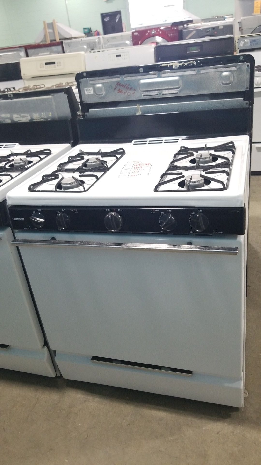 Hotpoint natural gas Stove 30inches