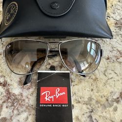 RAY BAN Sunglasses-Like New