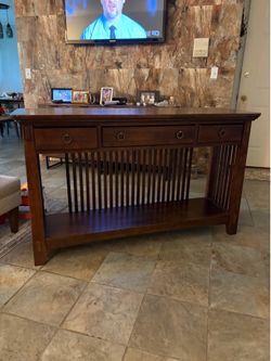 Entryway table