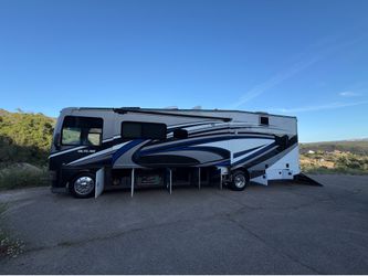 Thor Outlaw 37BG garage Toyhauler Rv