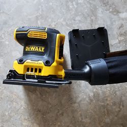 DCW200 1/4 Sheet palm sander Dewalt