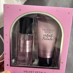 Victoria s Secret Set