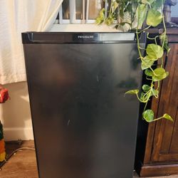 Frigidaire Mini Fridge