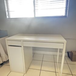 IKEA WHITE DESK