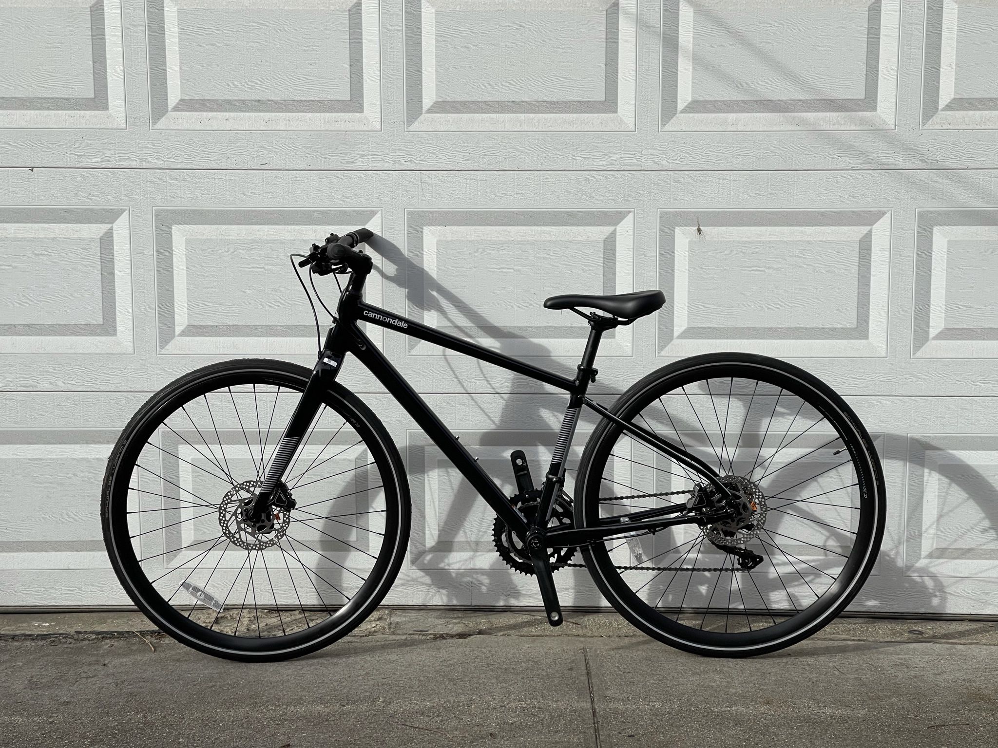 Quick Bikes 2021 Cannondale Quick 1 Hybrid Bike w/ Carbon Fork and Hydraulic Disc ...