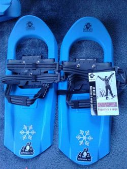 Snow shoes brand new! Size junior 7 x 16 gear up to 100 lbs