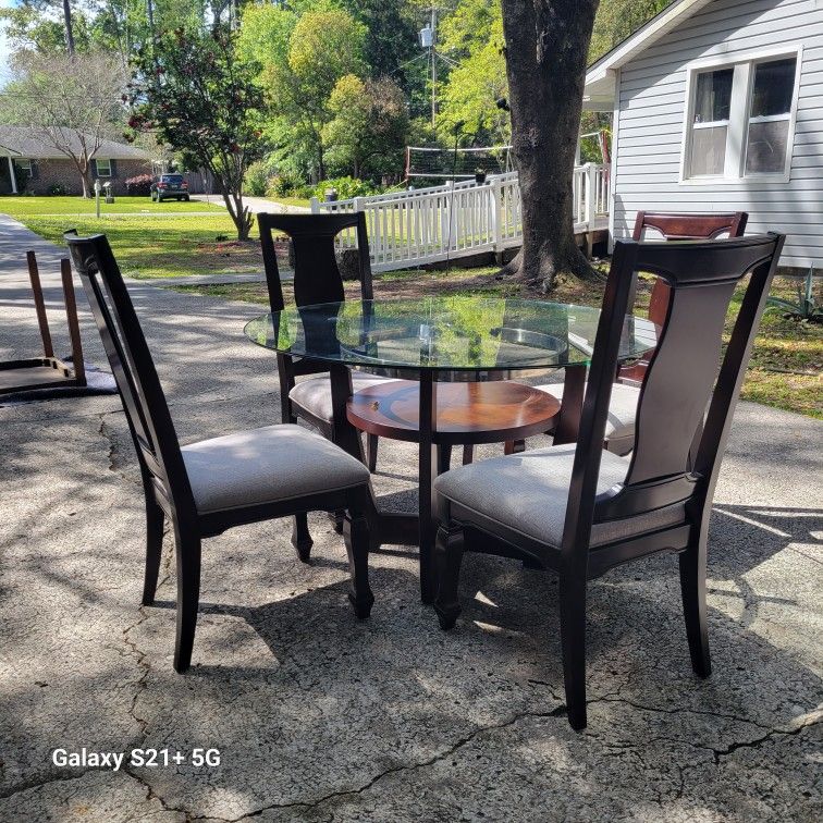 Hsinya Glass Table And 4 Chairs