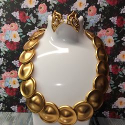 #2278, MONET EXQUISITE 1970's,  NECKLACE BRUSHED GOLD PLATED, AND  CLIP EARRINGS  