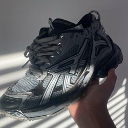 Trading Or Selling Black And Grey Balenciagas Runners 
